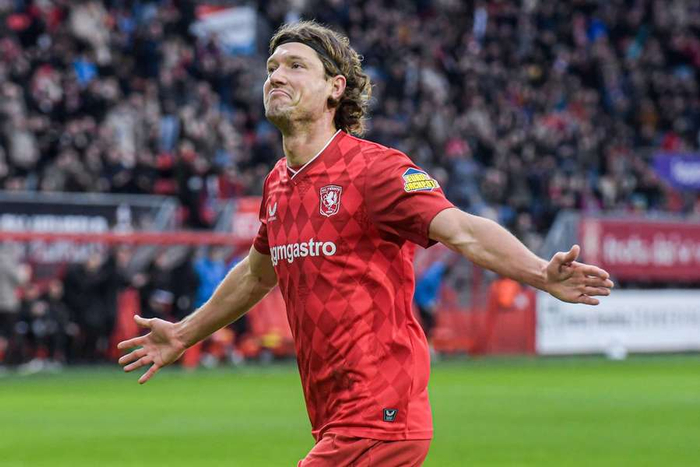 包含阿贾克斯清晨再遭质疑，志在英超名次提升，信心回归，训练强度明显提升的词条乐鱼官方网站